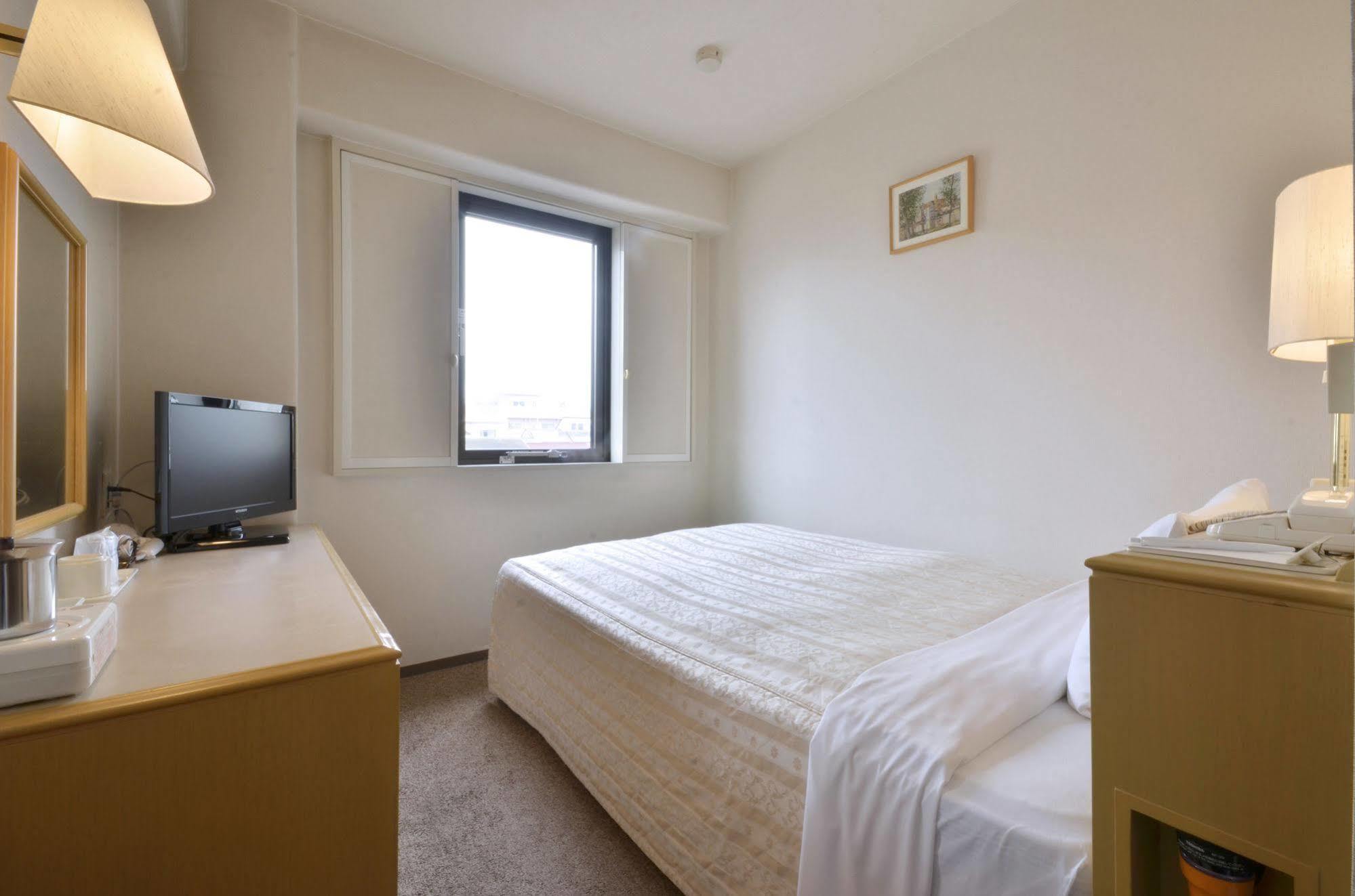 Hotel Select Inn Isehara Eksteriør bilde